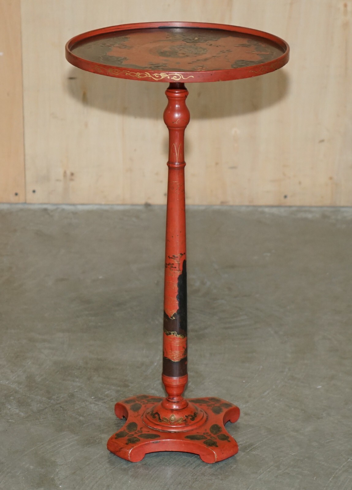 LOVELY ANTIQUE CHINESE CHINOISERIE LACQUERED & HAND PAINTED SIDE LAMP WINE TABLE