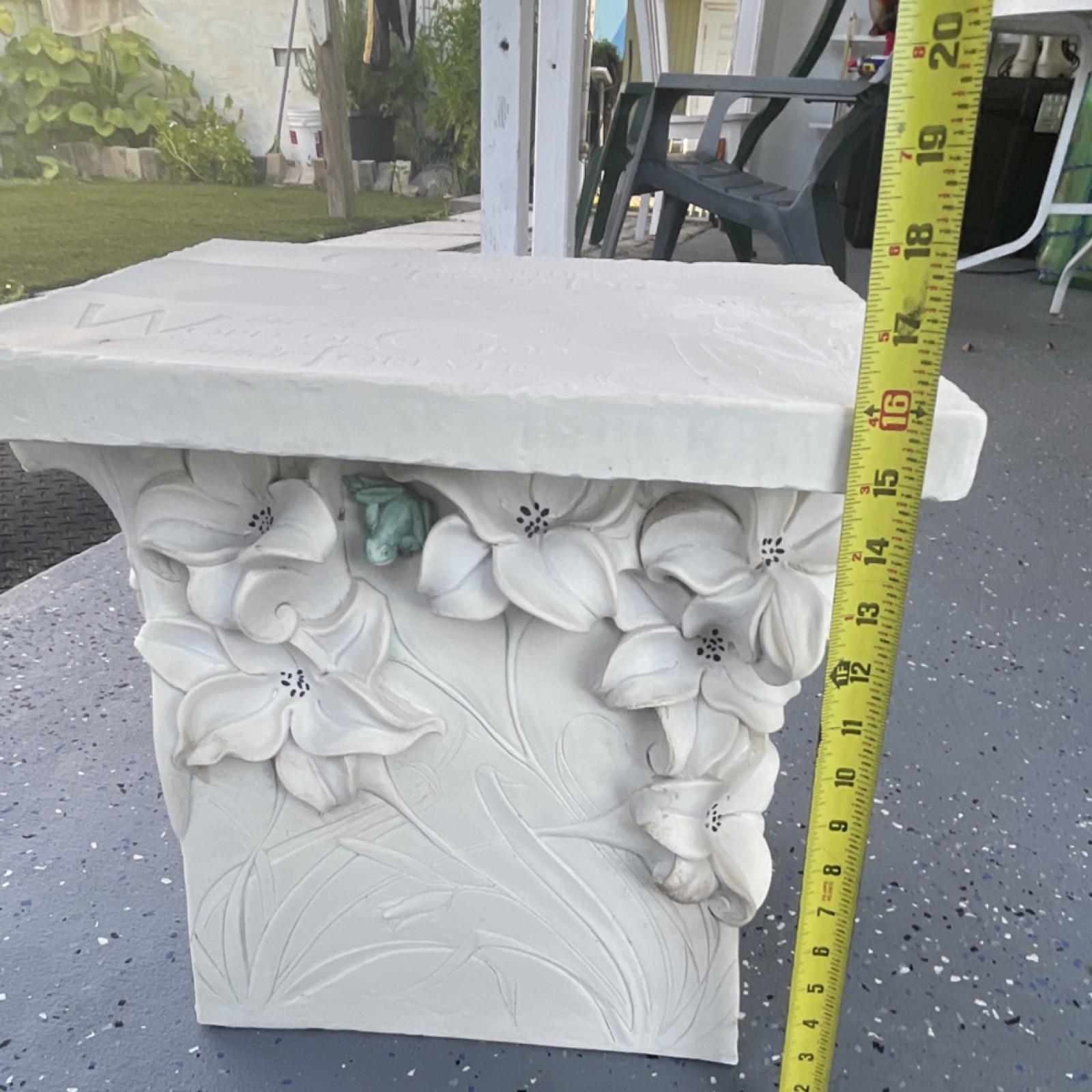 Terri Russell stone Outdoor Floral Side Table, White Green, Inspirational