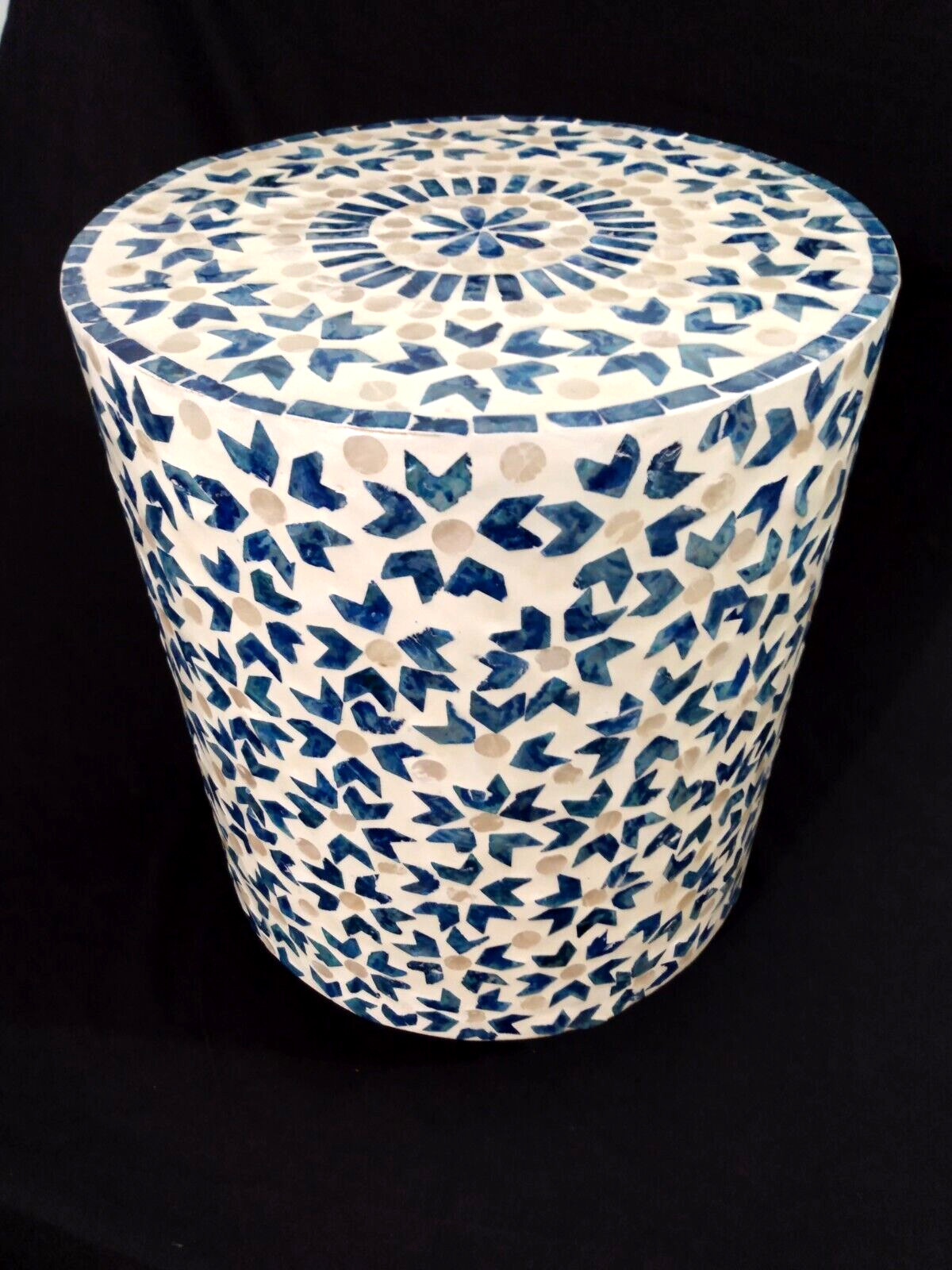 Lacquer World Co Ltd Beautiful Mosaic Round Art Deco Side Table – End Table