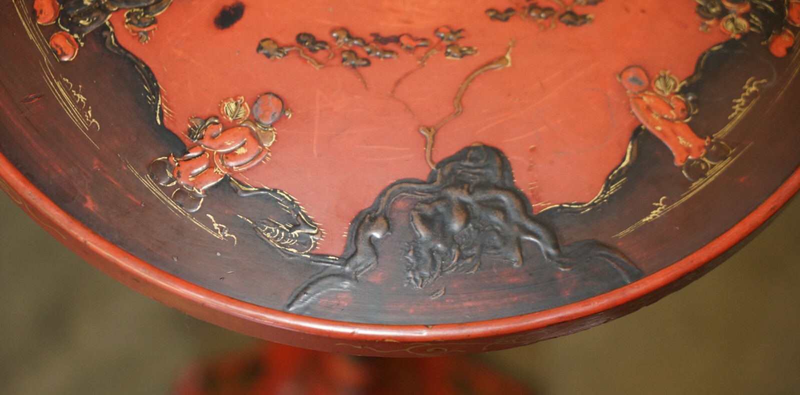 LOVELY ANTIQUE CHINESE CHINOISERIE LACQUERED & HAND PAINTED SIDE LAMP WINE TABLE