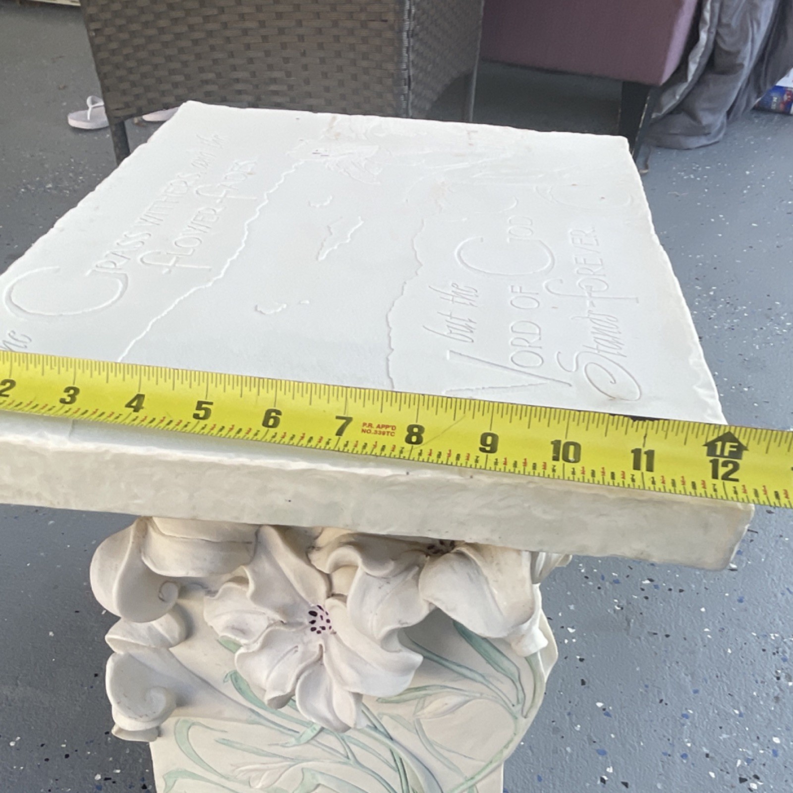 Terri Russell stone Outdoor Floral Side Table, White Green, Inspirational