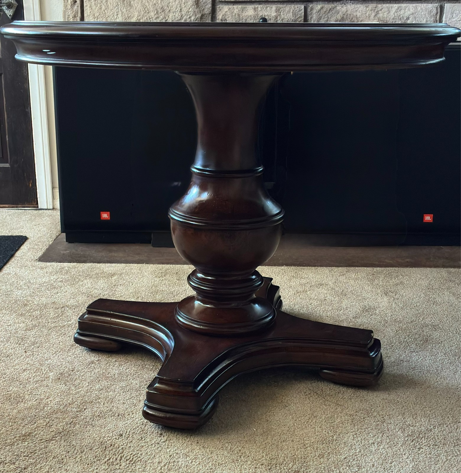 THOMASVILLE VINTAGE 36″ ROUND CENTER TABLE