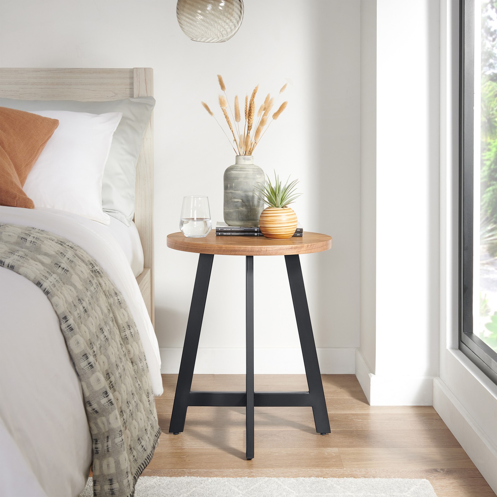 22″ Side End Table Industrial Side Table MDF Top Metal Frame Round Table, Walnut