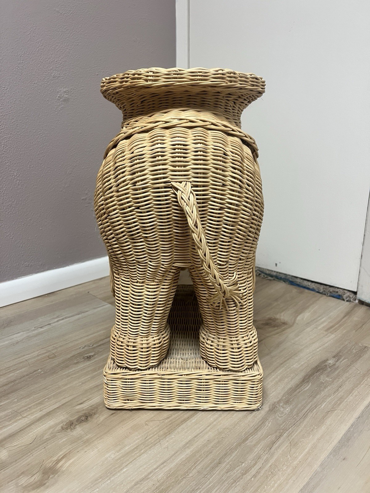 VINTAGE Rattan Wicker Elephant End/Side Table Stand Flat Top Beige 27x10x19.5 in