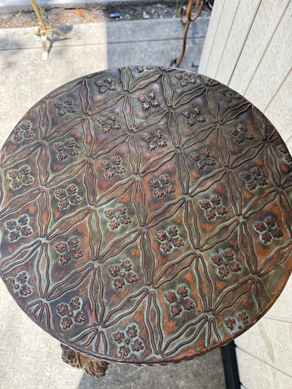 Vintage Round Metal Plant Stand Accent Table Embossed Top Bronze Finish Indoor